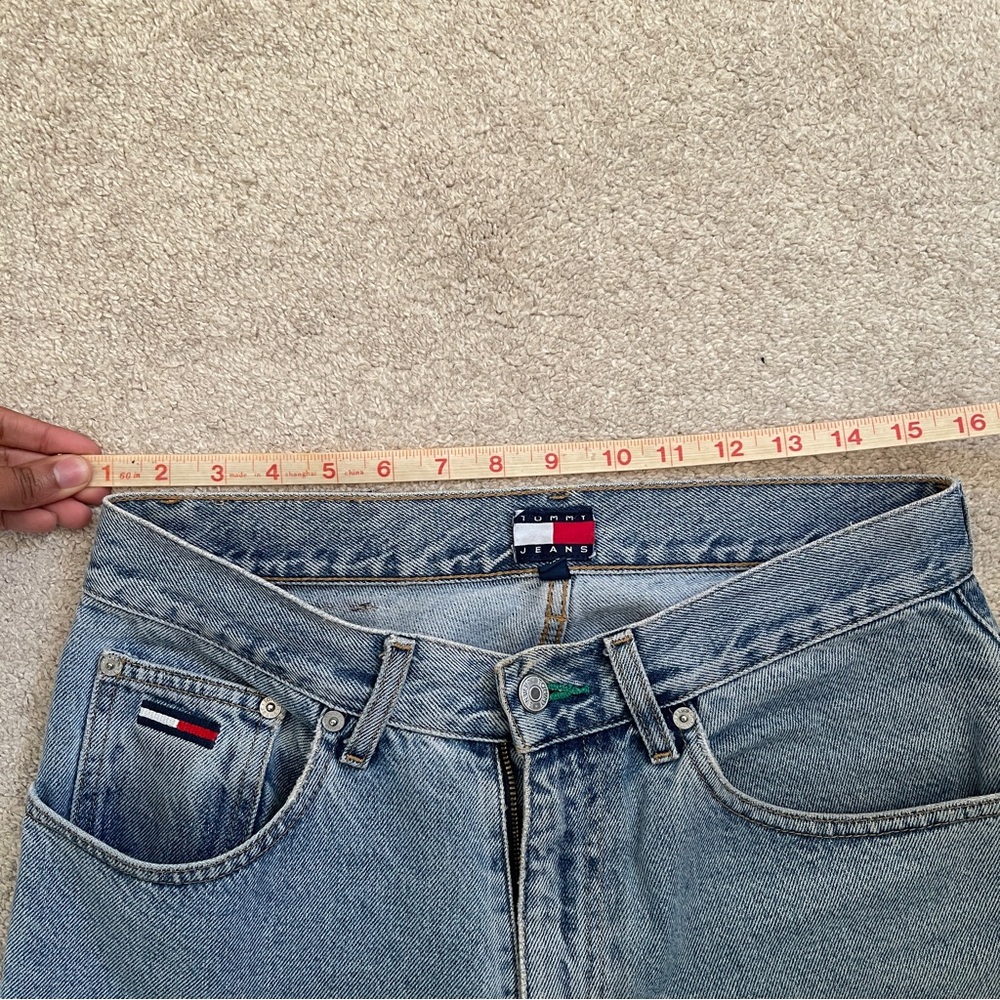 Vintage Tommy Hilfiger Light Wash Jeans - Picture 4 of 9
